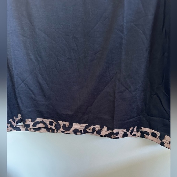 ❤️ Leopard Print and Black Women's Top Size XL New - Picture 5 of 5